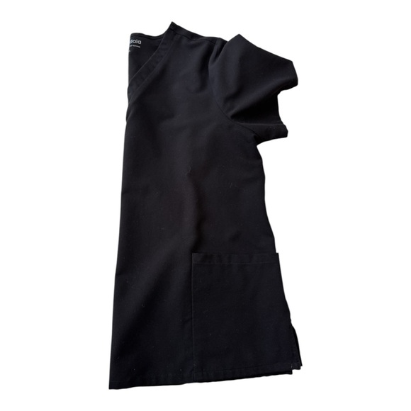 Mandala Black scrub set. Pants are joggers. Like new condition. - Picture 4 of 7